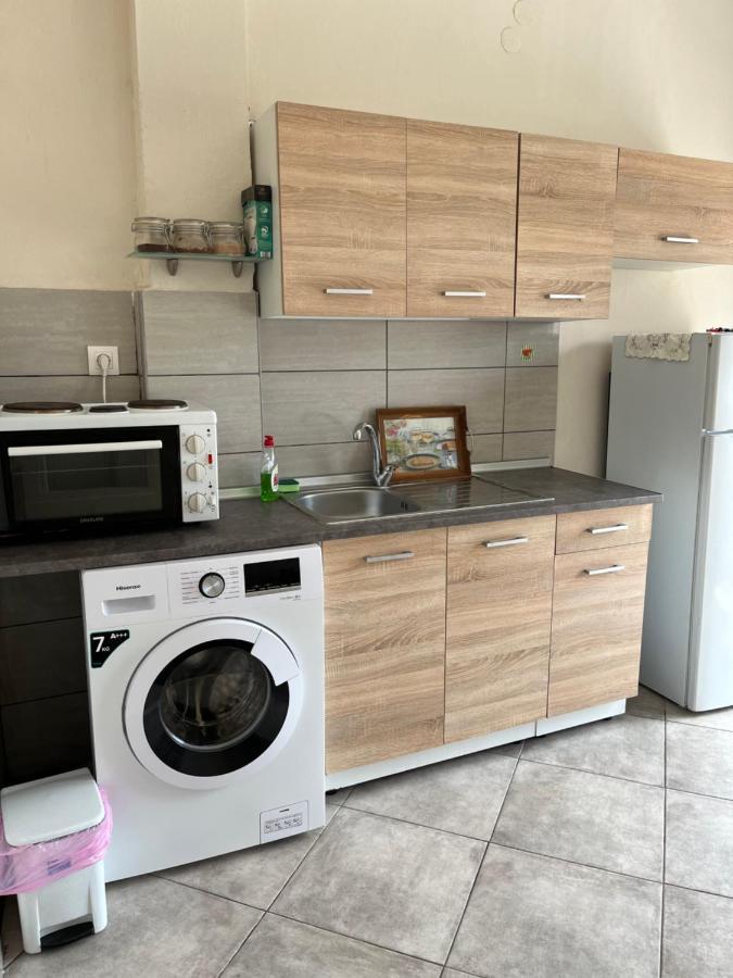 Xronis Apartments Néa Mihanióna Kültér fotó